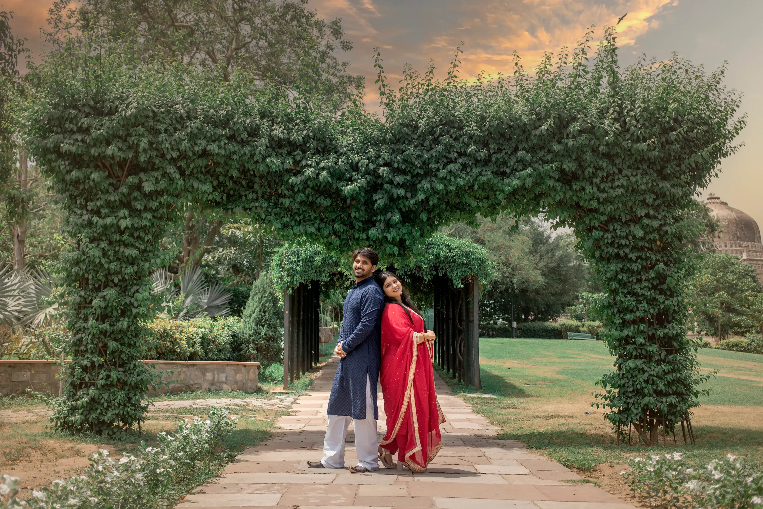 couple candid walk garden photoshoot delhi wedding shoot